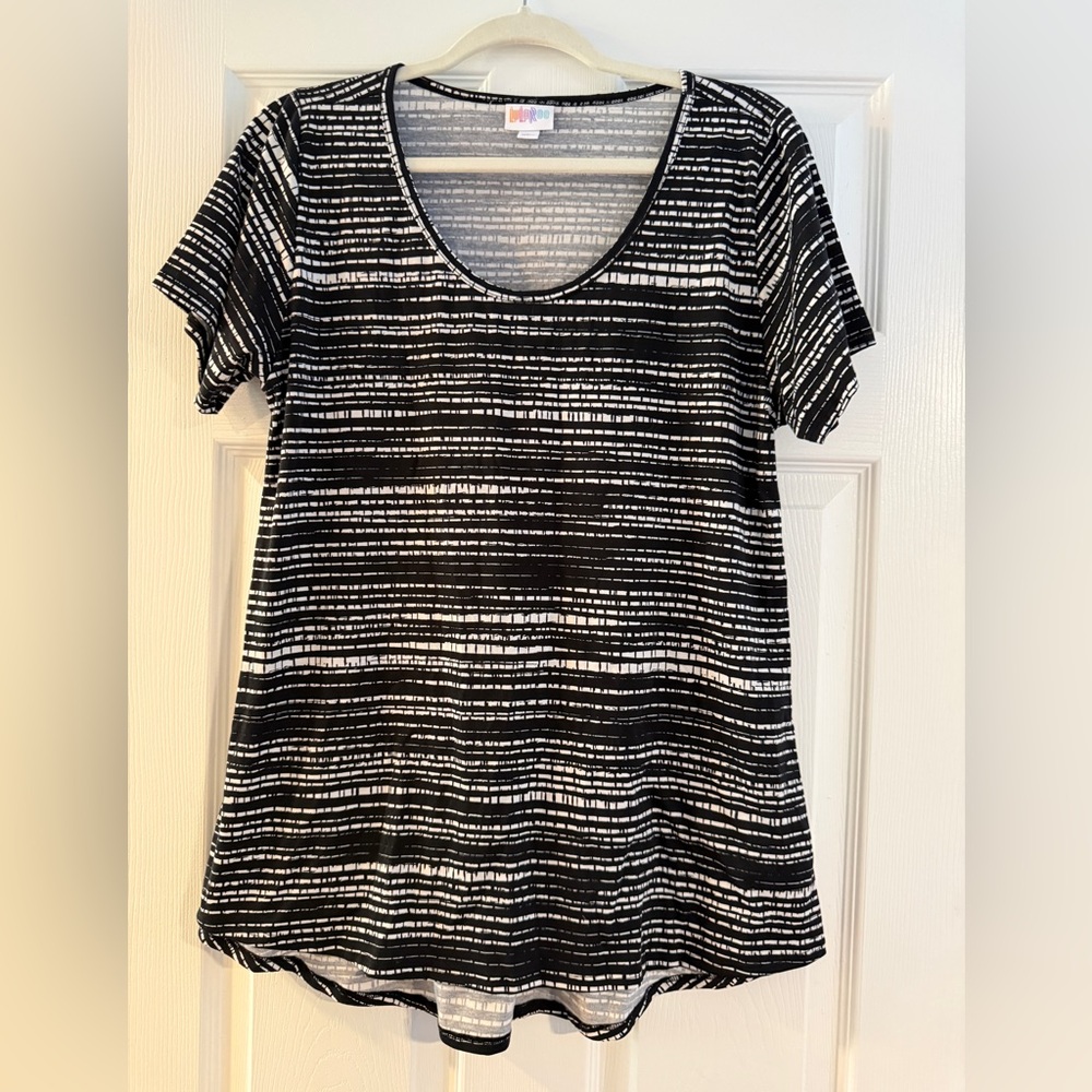 LuLaRoe‎ Classic T Black and White Patterned Short Sleeve Top